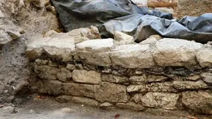 Orașul Paris își poate rescrie istoria. Un zid galic vechi de peste 2.000 de ani, descoperit pe Île de la Cité