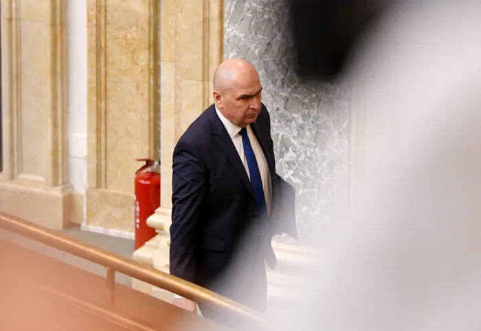 LIVE UPDATE Zi critică pentru Bolojan: moțiunea PSD-AUR poate răsturna Guvernul. Ultimele calcule