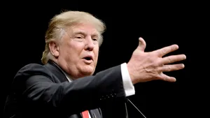 Protestatarii se adună la castelul Windsor înaintea sosirii președintelui Donald Trump