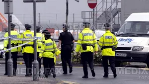 Suspecţii arestaţi în legătură cu atentatele eşuate din M. Britanie rămân în detenţie - AFP