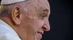 Papa intră în a cincea săptămână de tratament pentru pneumonie dublă, cu o evoluție pozitivă