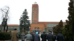 Terenul uzinei Tractorul Braşov a fost vândut la un preţ sub cel al pieţei