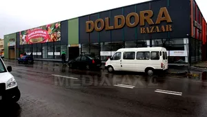 Bazarul deschis de Gică Popescu va fi transformat în supermarket