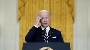 Joe Biden, îndemnat să ceară aprobarea Congresului pe fondul riscurilor unui conflict militar cu Rusia 