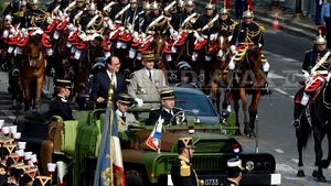 François Hollande revine în prim-plan de Ziua Naţională a Franţei, în pofida unor nemulţumiri - FOTO