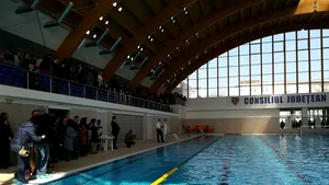 Bazinul olimpic de înot inaugurat de Dragnea este închis. Complexul din Focşani nu are angajaţi şi regulament de funcţionare