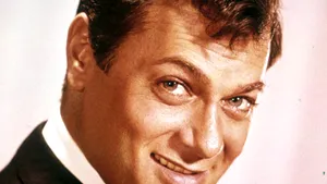 Tony Curtis: Marilyn Monroe a fost însărcinată cu copilul meu