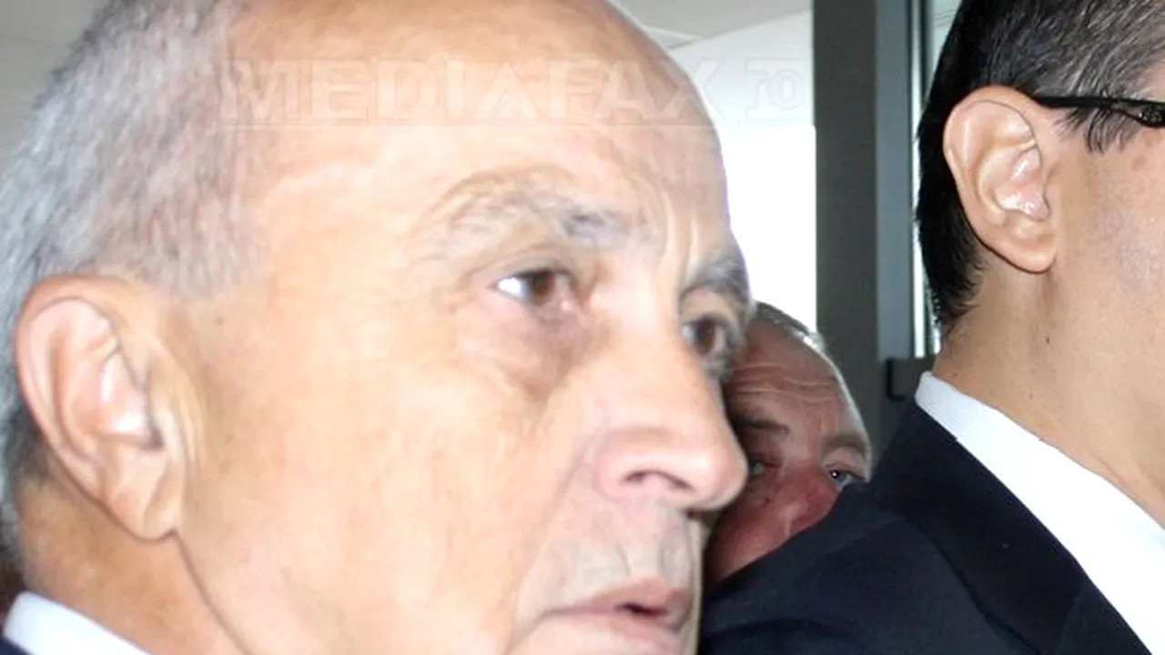 Mircea Cosma, reţinut de DNA, dus la spital după ce s-a simţit rău. Şeful CJ Prahova rămâne internat în SJU Ploieşti, sub pază