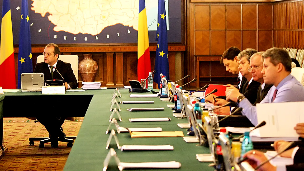 Guvernul şi Coaliţia au căutat peste 5 ore o formă a legii salarizării pentru negocieri cu sindicate