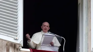 Papa Francisc a ajuns în Ungaria pentru o vizită oficială. Urmează o scurtă întâlnire cu Viktor Orban