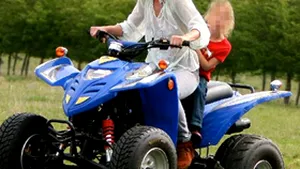 Kate Moss, acuzată de neglijenţă parentală