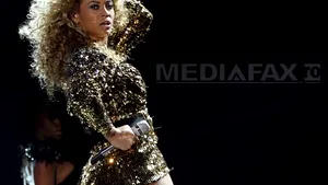 Beyonce şi-a lansat al cincilea album din cariera solo exclusiv pe iTunes