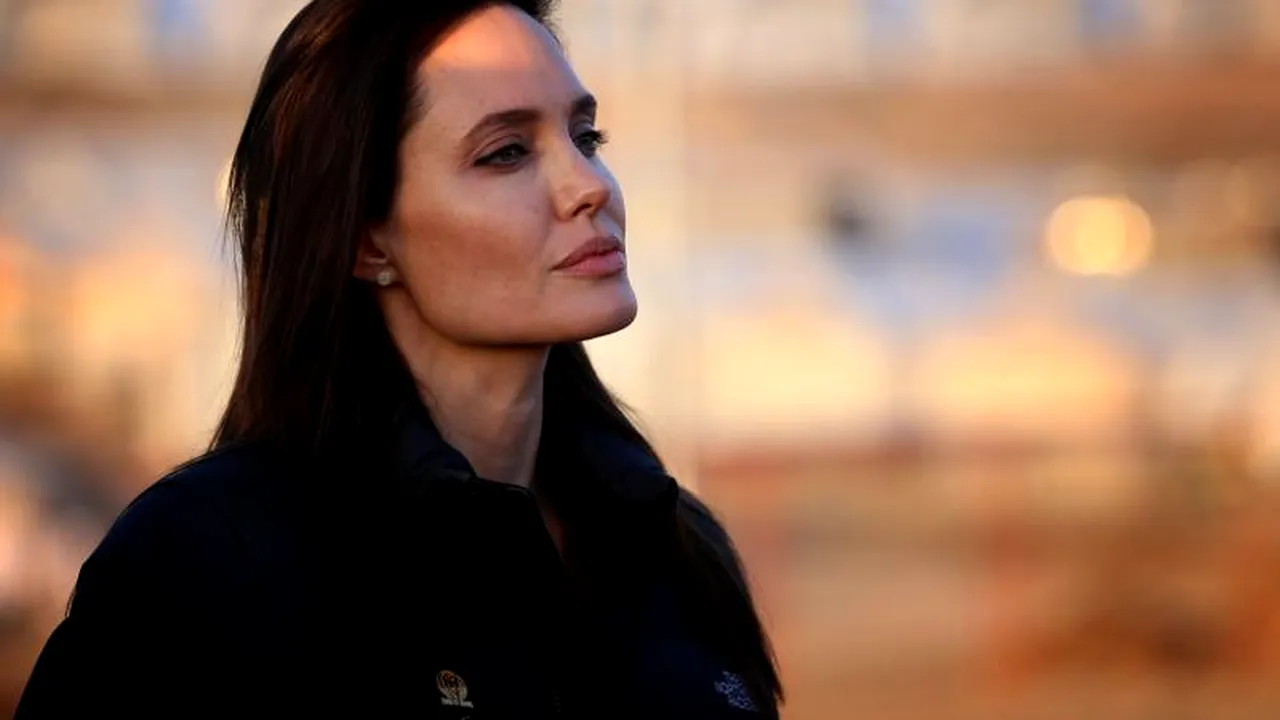 După ce a devenit editor colaborator la Time, Angelina Jolie face acum la BBC un program dedicat copiilor 