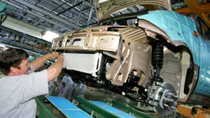 Ford îşi menţine strategia pentru România, în ciuda crizei economico-financiare