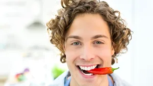 STUDIU: Cine mănâncă ardei iuţi are şanse mai mici să facă infarct sau atac cerebral 