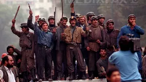 ANALIZĂ: Ion Iliescu şi alţi foşti demnitari, urmăriţi penal la peste 25 de ani de la Mineriadă - FOTO