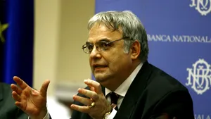 Stoenescu, BNR: Ştiţi ce probleme sunt la Carpatica; să dea Dumnezeu să nu avem cu Banca Feroviară!