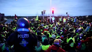 Mii de protestatari au perturbat congresul partidului de extremă dreaptă din Germania