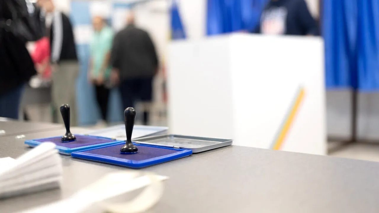 AUR reclamă că sunt persoane cu sume mari de bani în secțiile de votare din Buzău