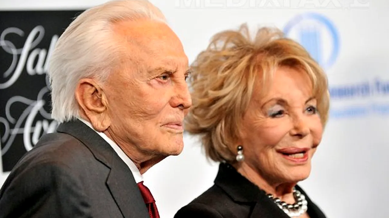 Kirk Douglas a donat 50 de milioane de dolari unor organizaţii de caritate