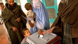 Alegeri Afganistan: Comisia de anchetă ordonă invalidarea unor voturi