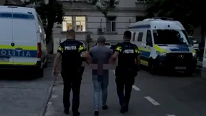 Doljean reținut după ce a tras cu arma în polițiști și și-a terorizat familia