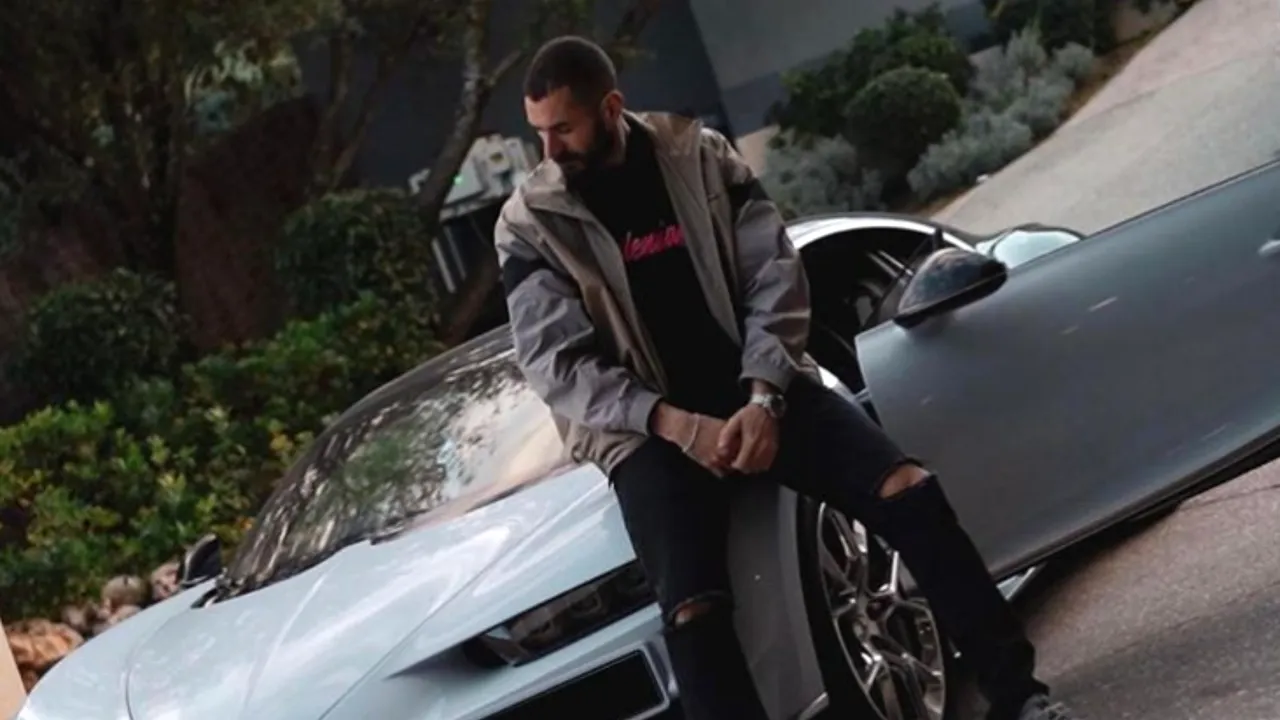 FOTO Ce maşini se află în garajul lui Karim Benzema. Ultima achiziţie a sportivului e un Bugatti Chiron Noire