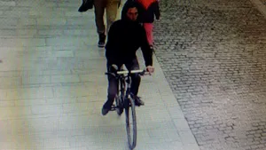 Fetiţă de 2 ani, accidentată şi abandonată de un biciclist, în centrul Sibiului