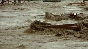 Peste 70 de localităţi din 15 judeţe, afectate de inundaţii. Drumul spre Focul Viu, 
