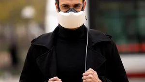 A apărut masca „super” de 300 de euro despre care se spune că protejează împotriva tuturor viruşilor