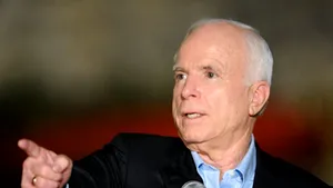 John McCain va revizui politica americană faţă de Rusia