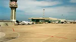 Zboruri în pericol pe șapte aeroporturi din Italia. Protestul camionagiilor lasă avioanele fără combustibil