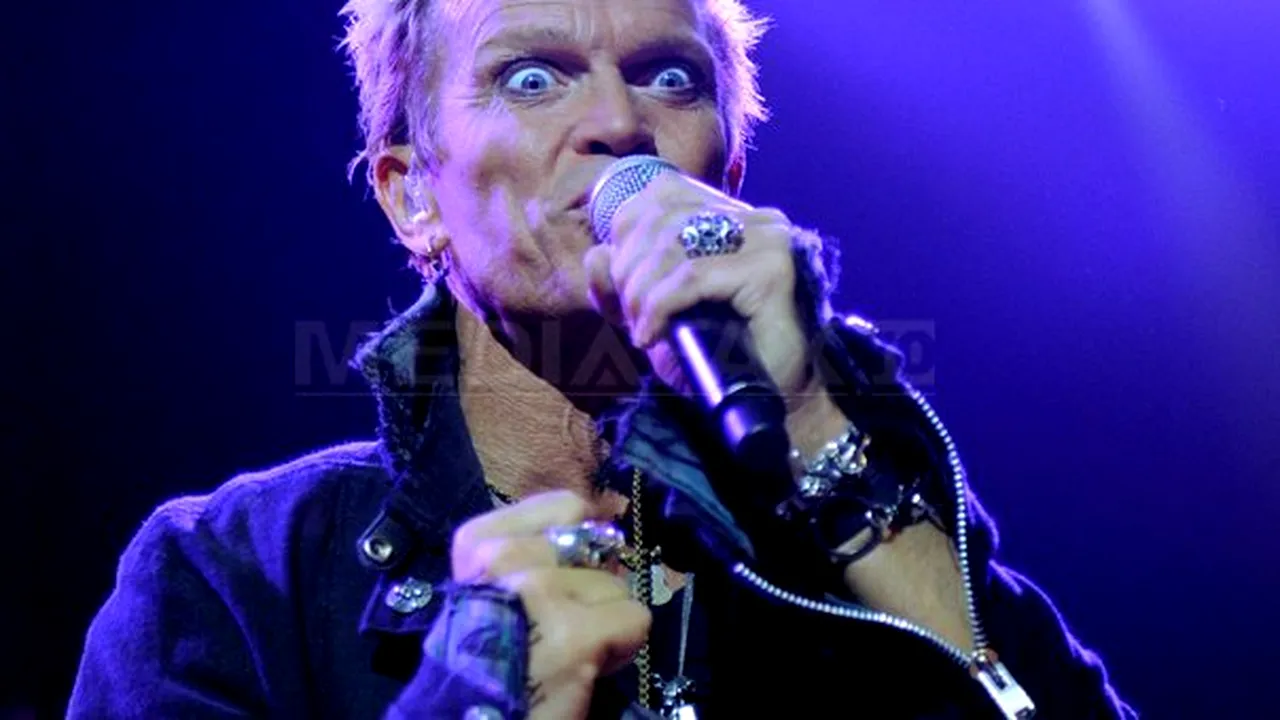 Billy Idol le promite fanilor un nou album şi un volum de memorii. Cântăreţul va vorbi deschis despre droguri, alcool şi femei