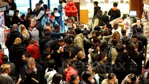 RECORD: Americanii au cheltuit în weekend-ul de Ziua Recunoştinţei 52,4 mld. dolari