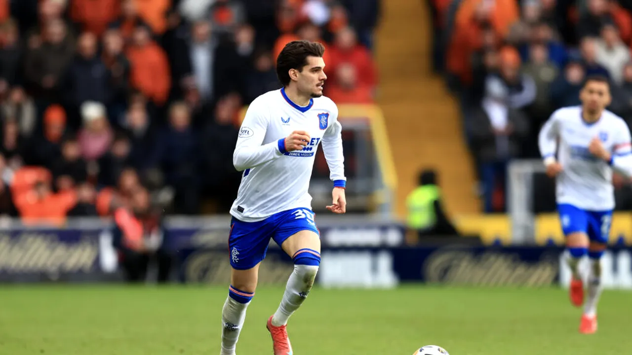 Farul-Universitatea Cluj sau confruntarea dintre doi foşti colegi de Naţională, Hagi şi Sabău