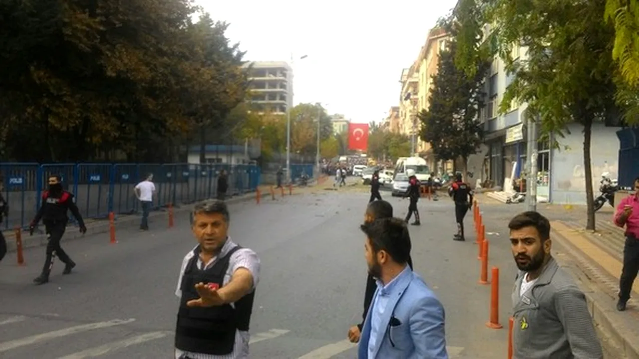 Atac terorist lângă Aeroportul Ataturk din Istanbul/ UPDATE: Explozia a fost provocată de un vehicul-capcană, în apropierea unei secţii de poliţie - GALERIE FOTO / VIDEO