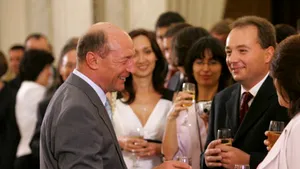 Gândul: Cadoul pedeliştilor pentru Băsescu – un sondaj numit dorinţă