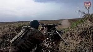 Ucrainenii îi nimicesc pe ruşi cu mitraliere americane ca-n filmele cu Rambo 
