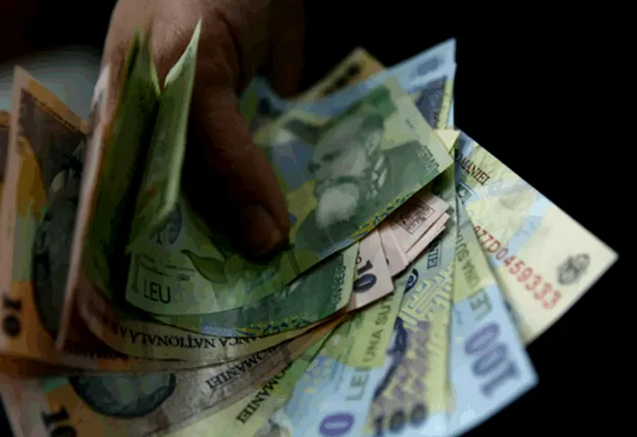 ANALIZĂ Cristian Socol: Blocarea creșterii salariului minim înseamnă intrarea în sărăcie a 838.429 lucrători români. Nicio țară din UE nu îngheață salariul minim în 2026 | EXCLUSIV
