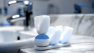 Periuţa de dinţi pentru leneşi: Spală singură dantura, perfect, în doar 10 secunde | VIDEO