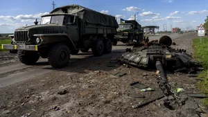 Războiul din Ucraina, ziua a 84-a. Continuă bombardamentele / Zelenski cere prelungirea legii marţiale şi a mobilizării generale în Ucraina / Ultimii militari de la Azovstal s-au predat. Soarta a 250 de luptători ucraineni este în mâinile ruşilor