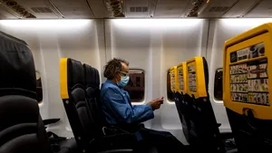 Studiu. Spaţiul liber între pasageri pe avion reduce riscul de a contracta coronavirus în timpul zborului