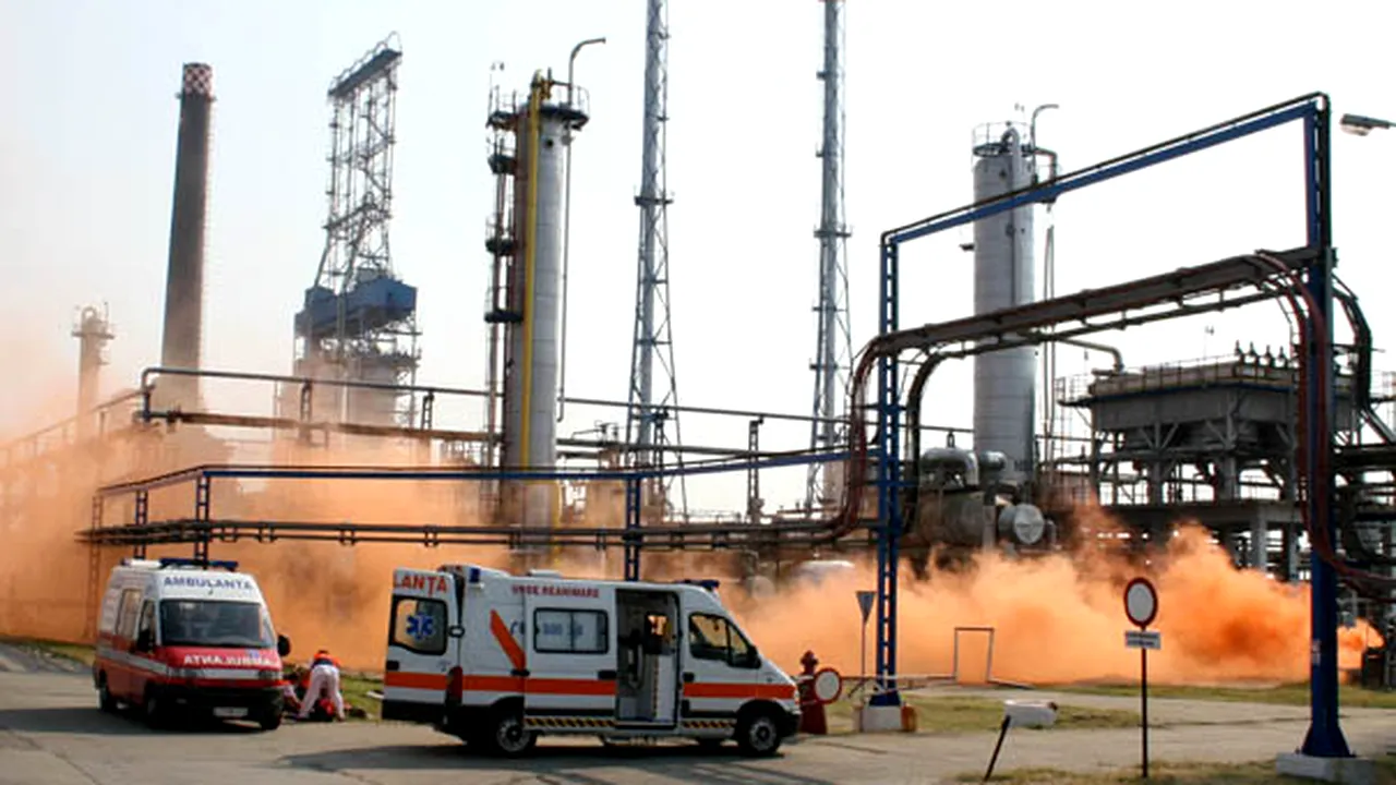 Incendiu puternic la Rafinăria Petromidia din Năvodari