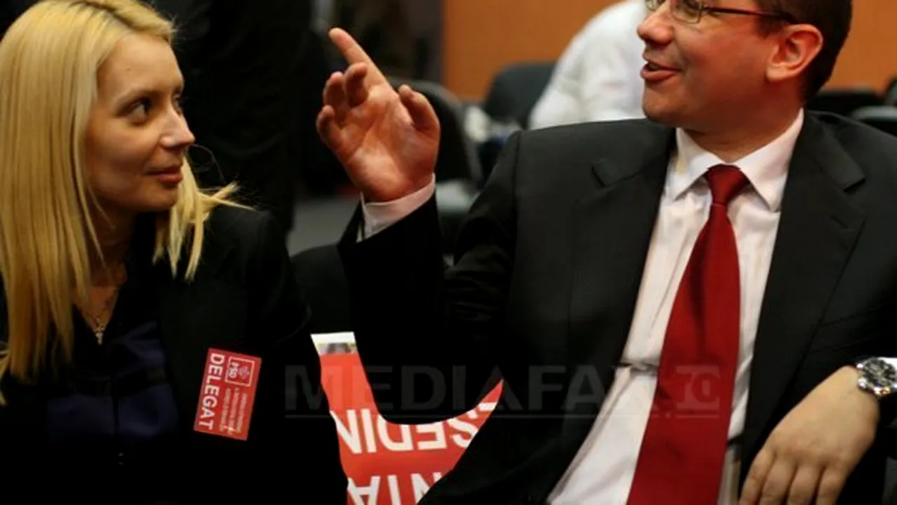Daciana şi Victor Ponta vin luni la 