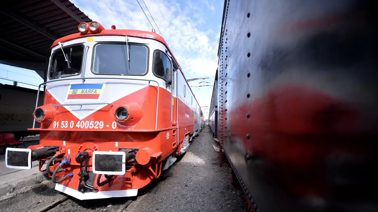 Anchetă a poliţiei după ce un tren încărcat cu uree ar fi fost atacat în zona Portului Constanţa