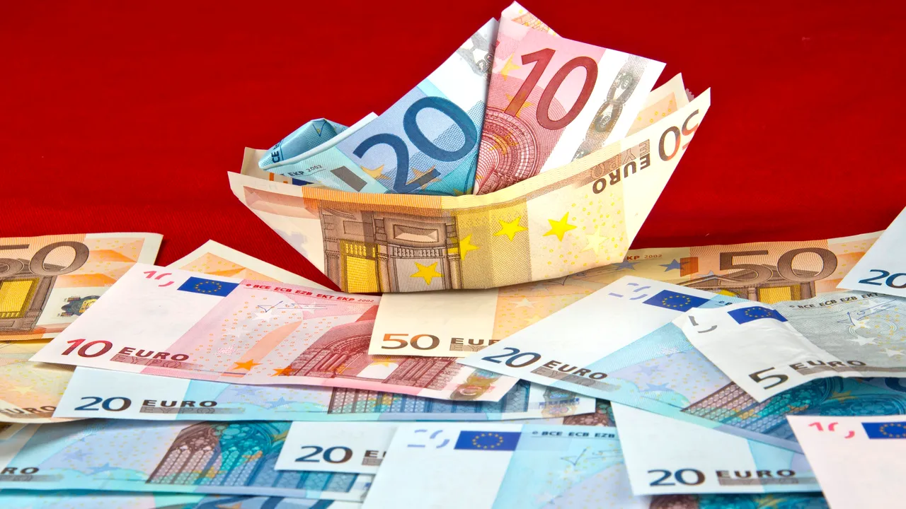 Banca centrală a Franţei: Activităţile economice vor reveni la nivelul normal abia în 2022 