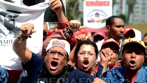 Nouă demonstraţie de forţă a susţinătorilor lui Chavez la Caracas