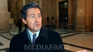 Un deputat de opoziţie cere demisia lui Francois Hollande după dezvăluirile privind relaţia amoroasă