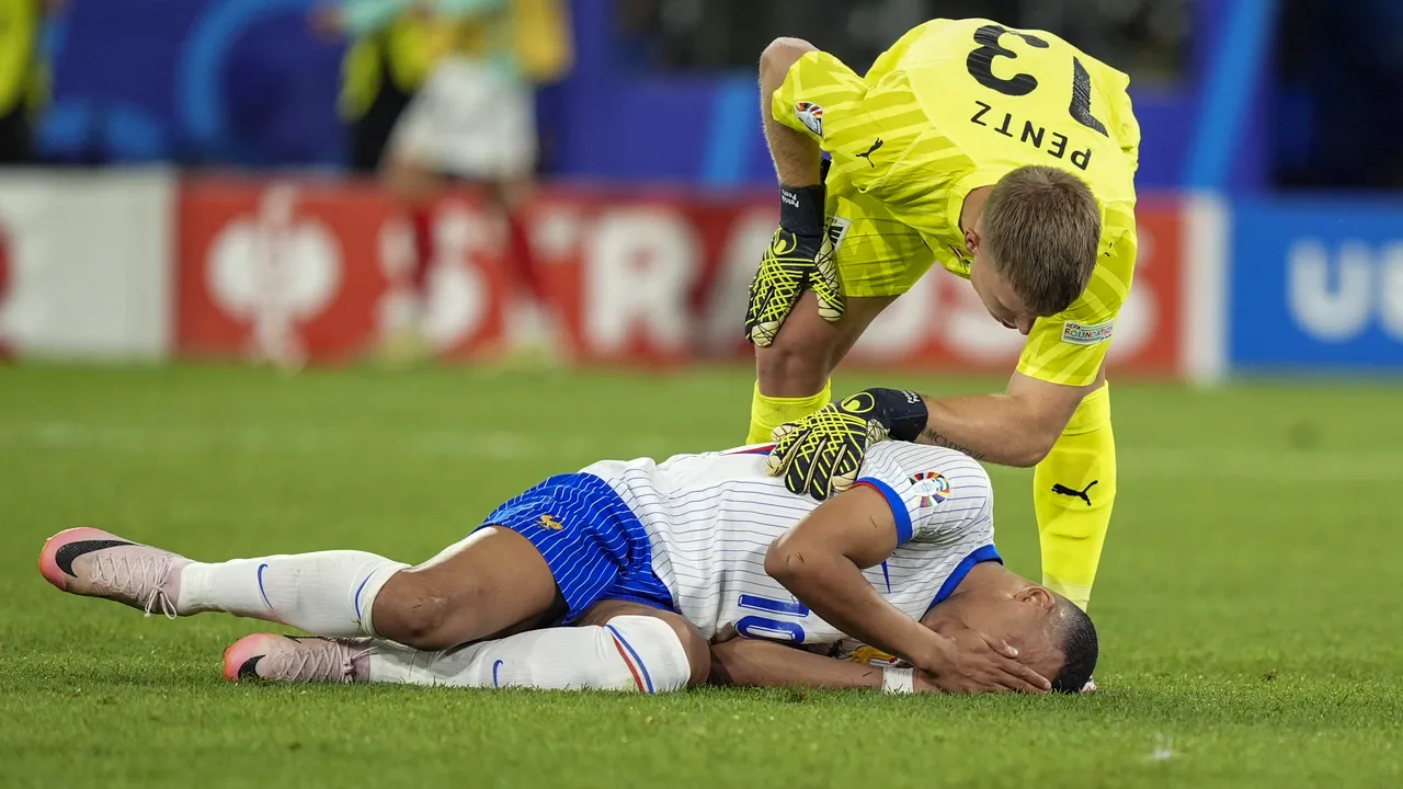 Franţa învinge Austria datorită unui autogol, iar Mbappe are nasul spart