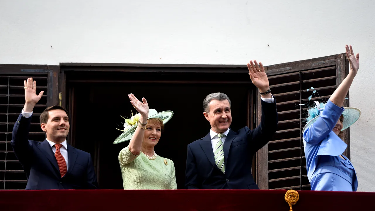 Familia Regală a României face pregătiri de sărbători. Unde va petrece Crăciunul şi Anul Nou 